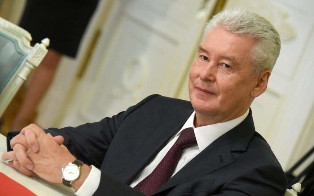 Собянин заявил, что ограничения продлятся пока не появится вакцина