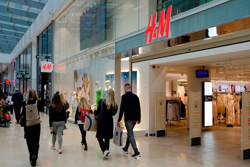H&M закроет около 20-ти магазинов в России