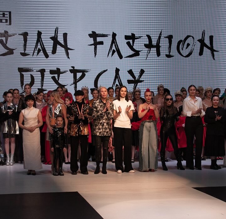 RUSSIAN FASHION DISPLAY в Китае