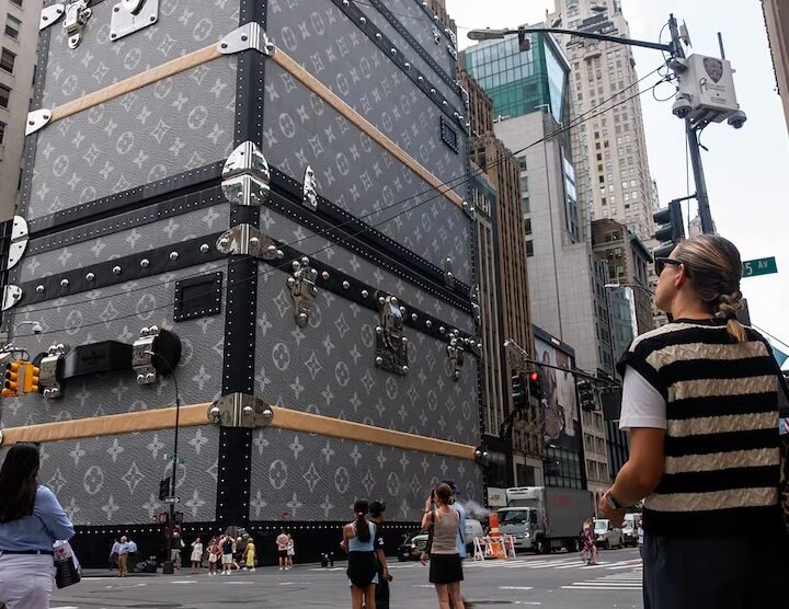 Империя Louis Vuitton переживает крупнейший в своей истории кризис